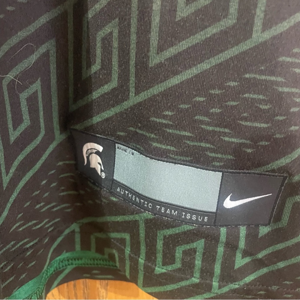 Nike Black Short Sleeve Tee with Silver Logo - Picture 3 of 4